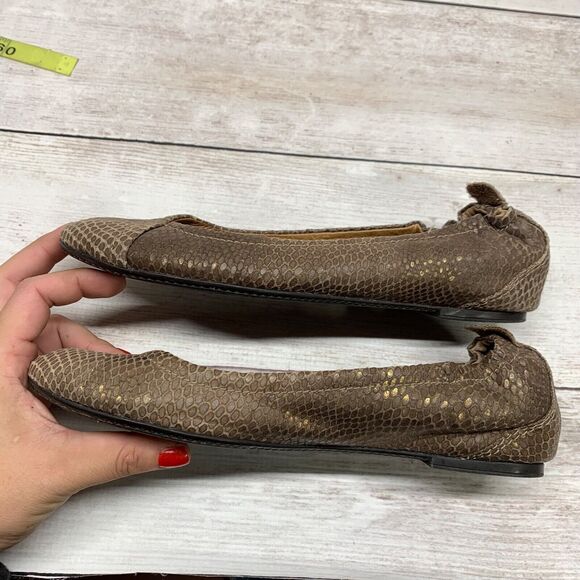 Sofft Womens Size 7.5M Ballet Flats Shoes Snake Print Leather Comfort Casual - Picture 3 of 10